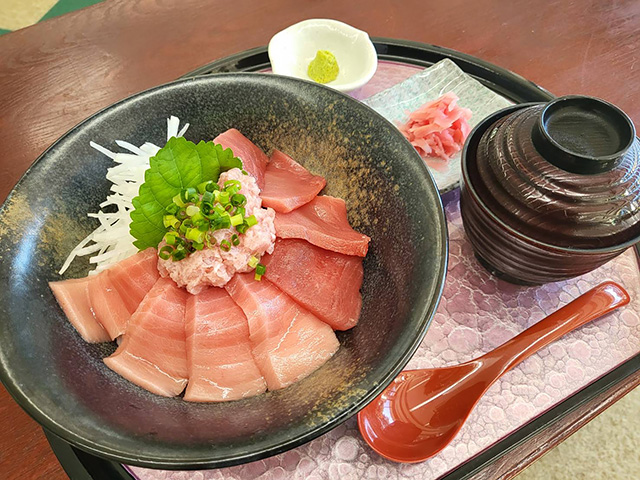 まぐろ丼